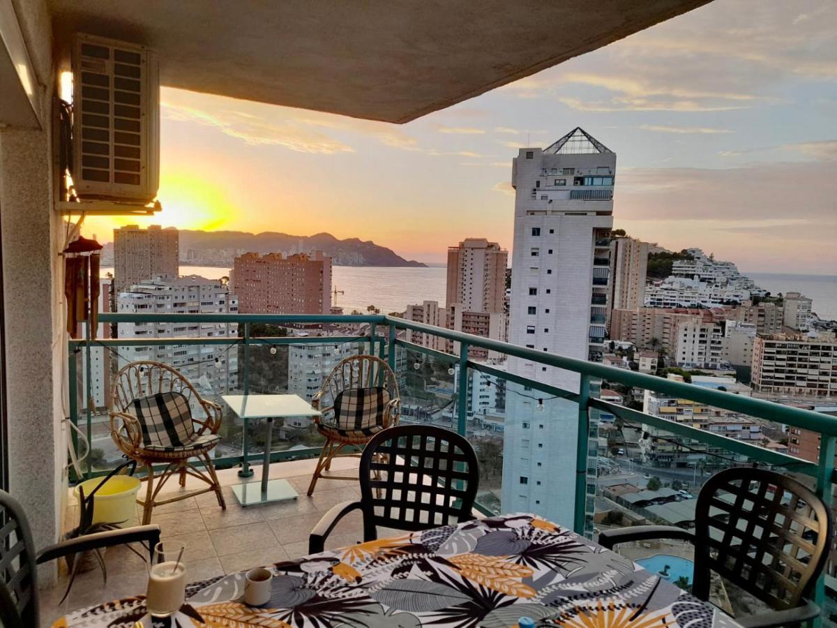 Traveler'S Beach Apartment With Sea View, Free Coffee & Parking Бенидорм Екстериор снимка