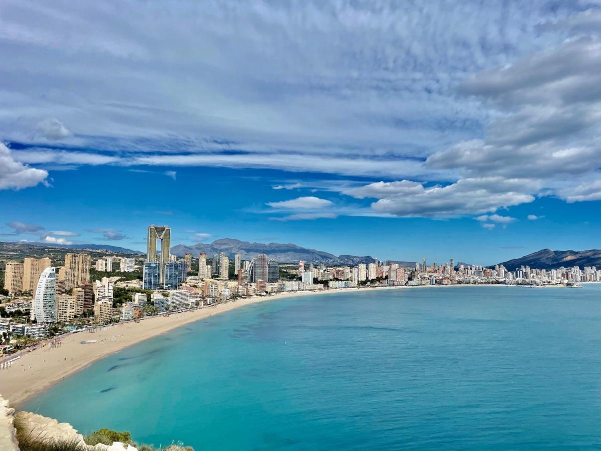 Traveler'S Beach Apartment With Sea View, Free Coffee & Parking Бенидорм Екстериор снимка
