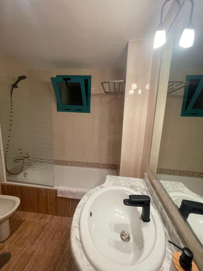 Traveler'S Beach Apartment With Sea View, Free Coffee & Parking Бенидорм Екстериор снимка